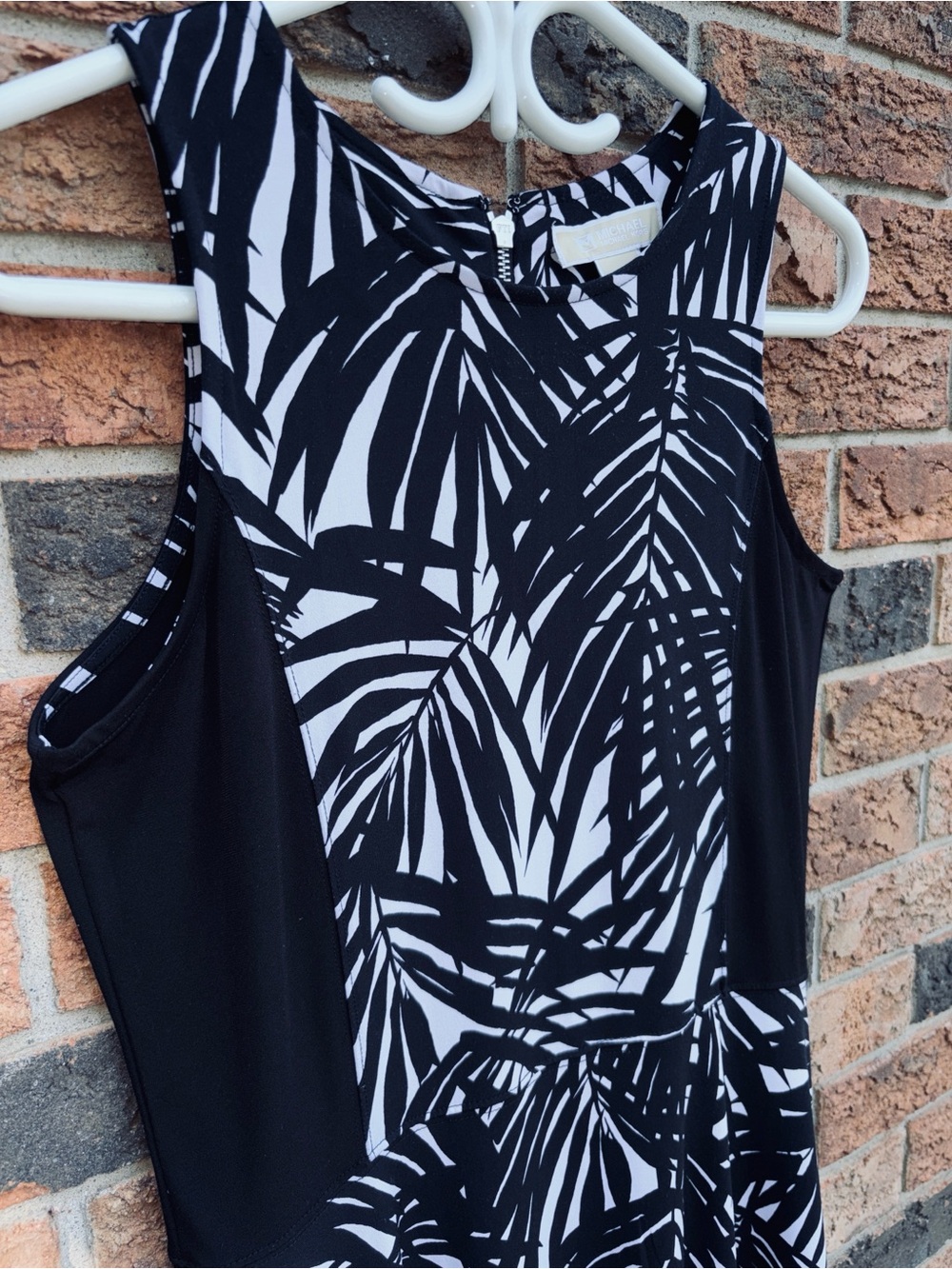 Michael Kors Black and White Palm-Print Sleeveless Dress - Picture 4 of 6
